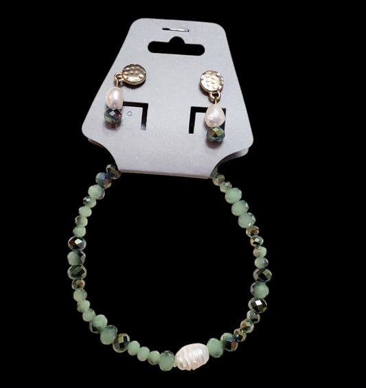 Venus Glam by Cardona Matching Sets Bracelet and Earrings White & Emerald Color Beads